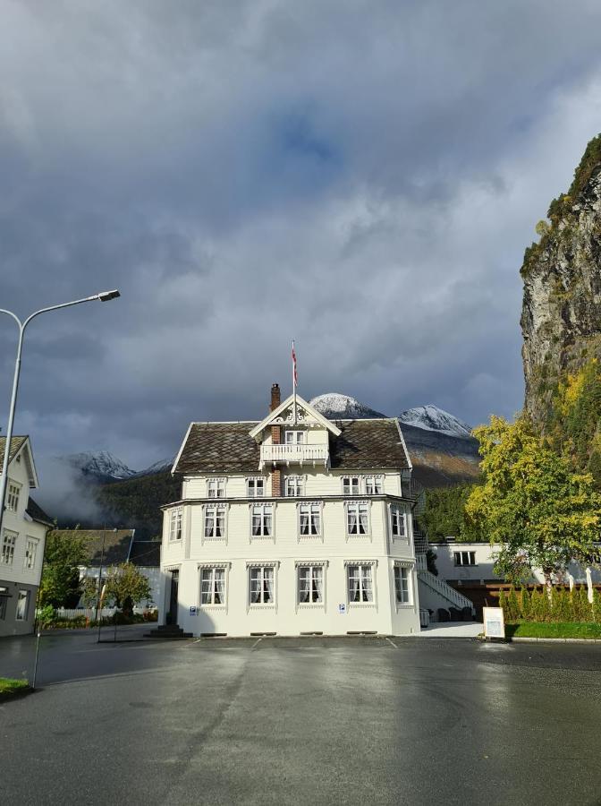 Sylte Hotell, Valldal Exterior foto